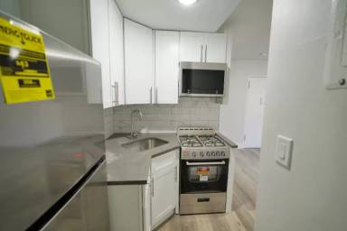 Main picture of 22 Gifford Ave