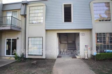 Main picture of 4720 E 68th St