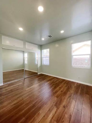 Main picture of 13727 Hart St