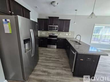 Main picture of 1601 Mount Rainer Dr