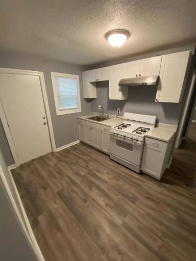 Main picture of 3042 McAdoo Ave