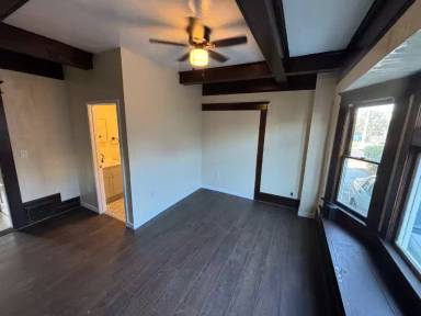 Main picture of 526 W 49th St