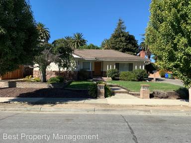 Main picture of 355 Hillview Dr