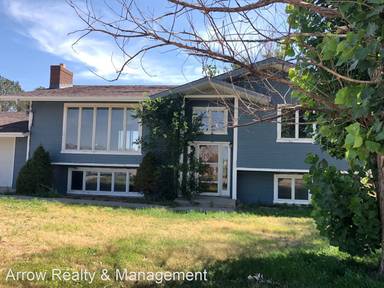 Main picture of 882 E Sunset Dr