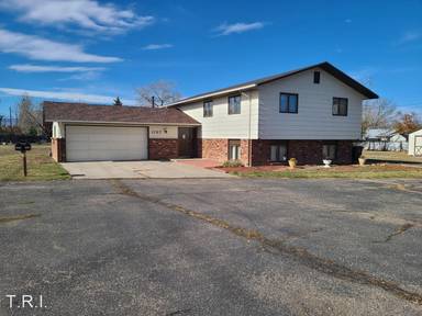 Main picture of 1727 10th St SW