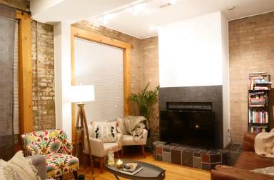 Main picture of 940 N Damen Ave