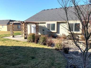 Main picture of 12 Ivy Ln