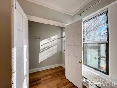 Main picture of 4614 N Paulina St