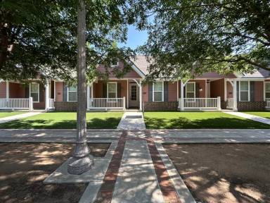 Main picture of 2104 10th St