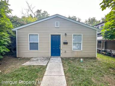Main picture of 2310 N Dearborn St
