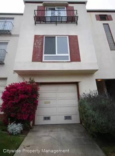 Main picture of 27 Fortuna Ave