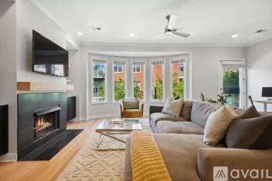 Main picture of 821 W Superior St