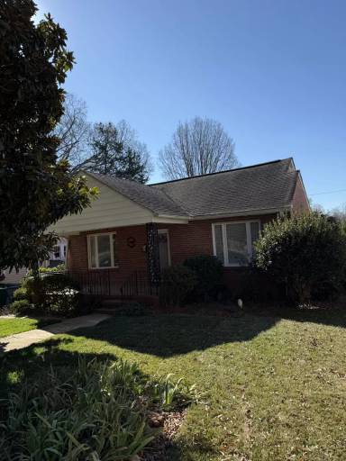 Main picture of 2316 E 5th St