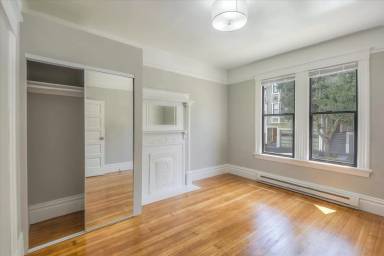 Main picture of 864 Greenwich St