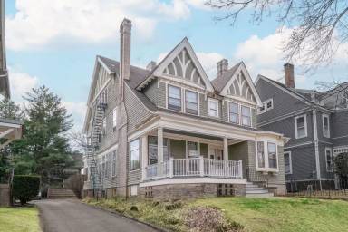 Main picture of 244 Edwards St