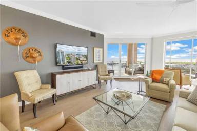 Main picture of 100 Beach Dr NE