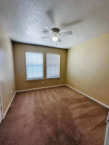 Main picture of 6946 Paris St
