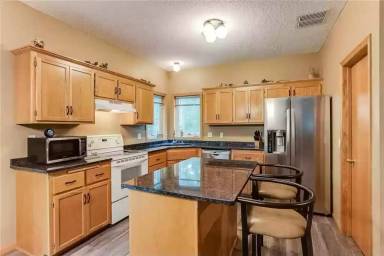 Main picture of 9461 Edison St NE