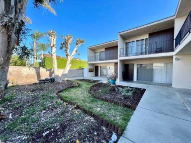 Main picture of 25201 Loytan St