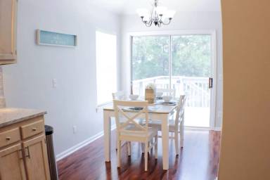 Main picture of 7 Teakwood Dr