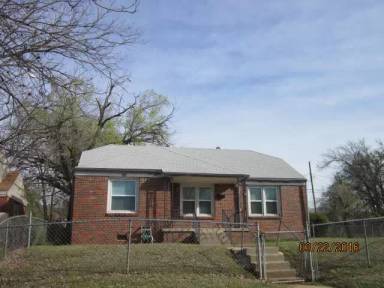 Main picture of 2245 NE 20th St