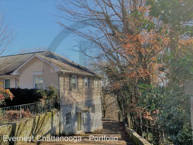 Main picture of 640 E Crest Rd