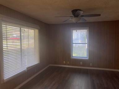 Main picture of 2811 W Elm St
