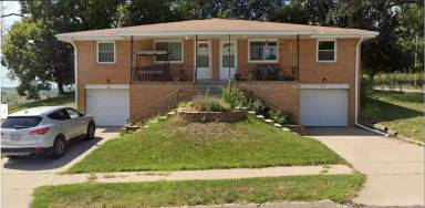 Main picture of 9814 Linden Ave