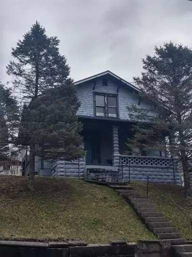 Main picture of 413 S 11th St
