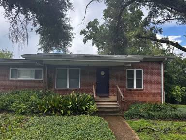 Main picture of 1534 S Gadsden St