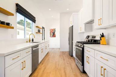 Main picture of 4970 Fir St