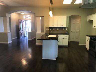 Main picture of 1027 W Orange St