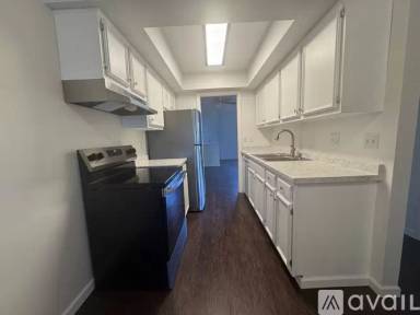 Main picture of 862 Heather Ct