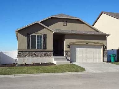 Main picture of 3327 N Falcon Way