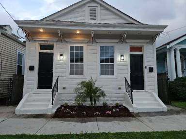 Main picture of 3119 Toulouse St
