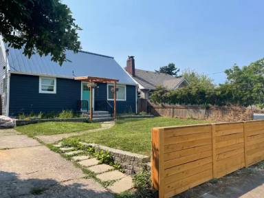 Main picture of 7325 NE Mallory Ave