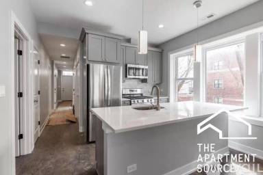 Main picture of 3135 N Oakley Ave