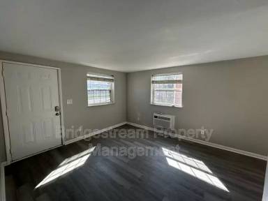 Main picture of 2605 Revere Ave