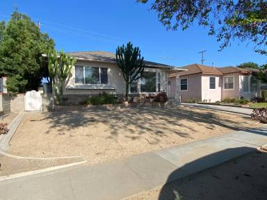 Main picture of 4832 Dunrobin Ave