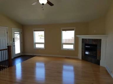 Main picture of 402 Appletree Ln