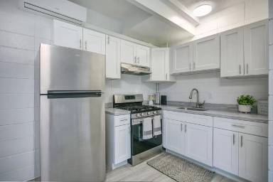 Main picture of 815 Washington St