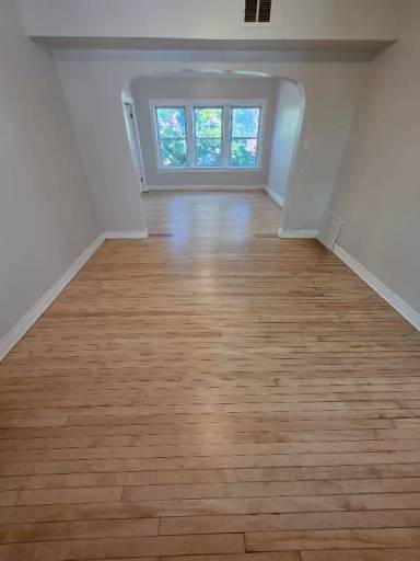 Main picture of 439 E 111th Pl