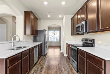 Main picture of 3320 Addison St