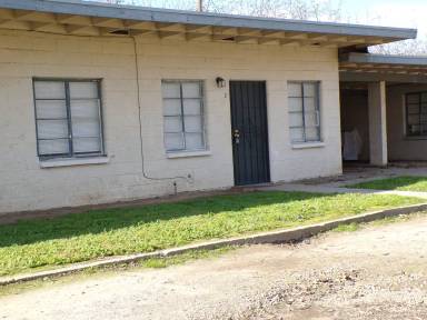 Main picture of 2209 Paradise Rd
