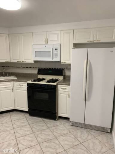 Main picture of 7 Magnolia Ave