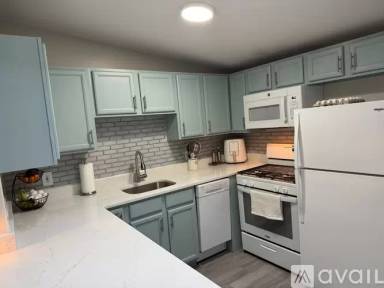 Main picture of 319 7th Ave