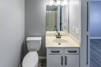 Main picture of 6920 Bennett Ave