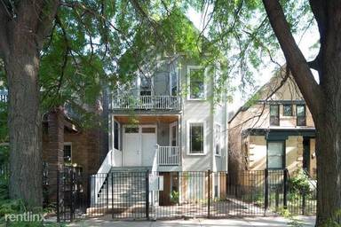 Main picture of 1314 W Roscoe St
