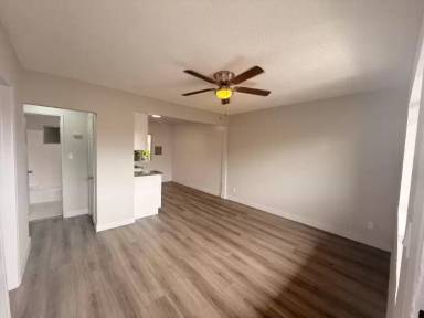 Main picture of 115 E Colden Ave