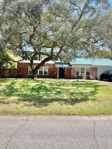 Main picture of 576 Pocahontas Dr